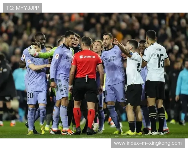 贝林厄姆最后一刻的冷静，被称作球队“救命草”