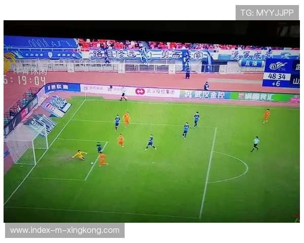 山东泰山连续压迫锁死对方出球方向